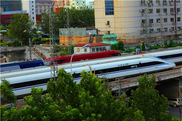 高铁与绿色出行：共筑生态友好型交通