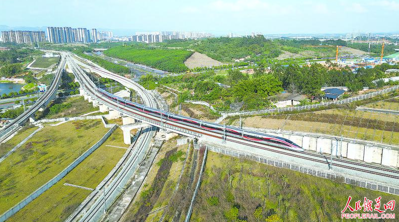 铁路春检护畅通 复兴疾驰暖民心